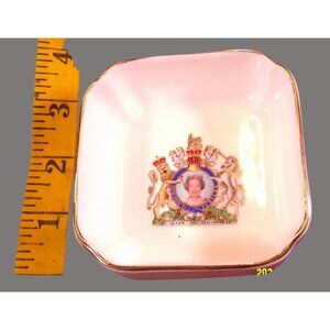 Queen Elizabeth II Commemorative Royal Vale Square Dish With Gold Trim S30 S